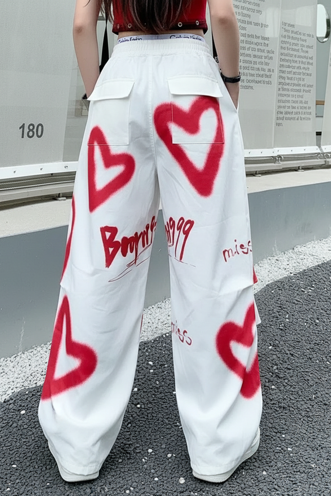 Pantalon Cargo Blanc Ample Graffiti Cœurs Rouges - Molleton